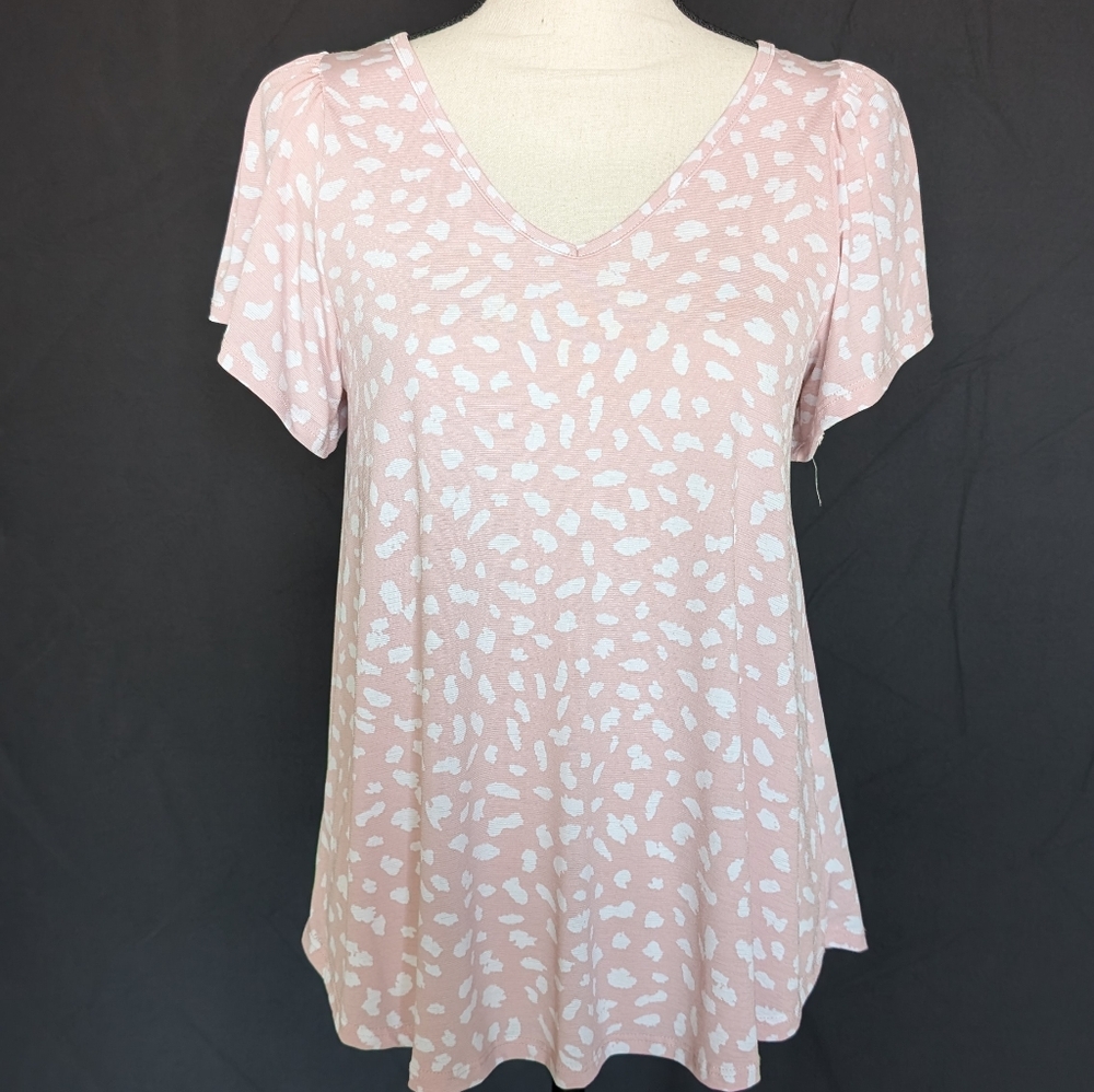 mts Dusty Pink V-Neck Short Sleeve Tee with White Spot Print